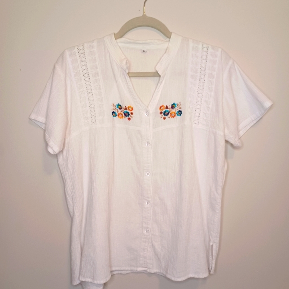 Vintage Floral embroidered and crocheted Blouse
